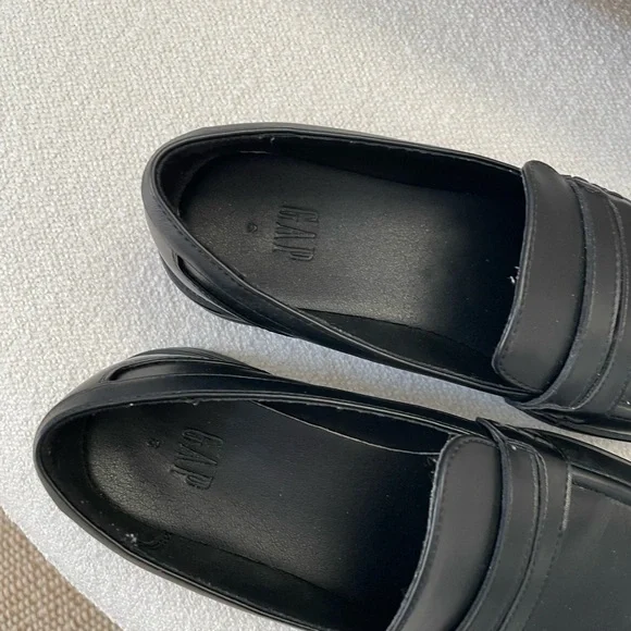 Women’s loafers from the gap brand new size 6 black - Picture 7 of 8